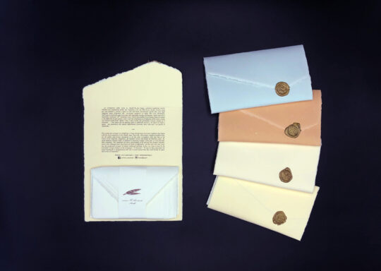 Coloured gift box with sealing wax